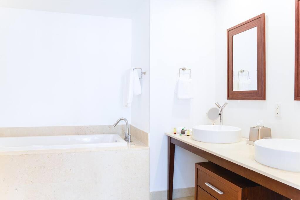 Wonderful 2 Bedroom Apt With Ocean Views At Icon Brickell Miami Exterior photo